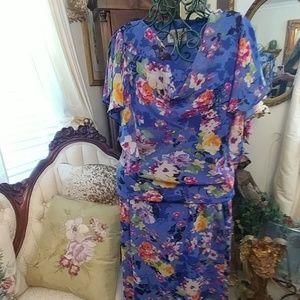 BEAUTIFUL Ladies 2pc suit